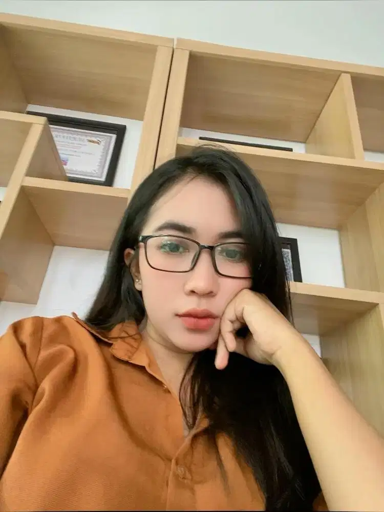 saya berpengalaman menjadi kasir, teller bank, dan spg