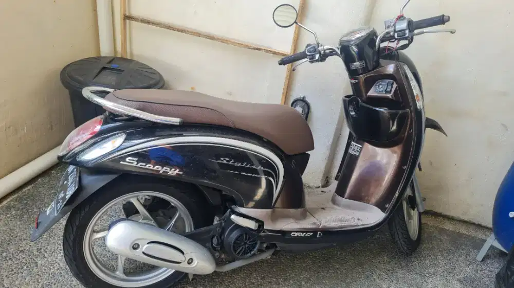 Scoopy Stylish hitam coklat 2016