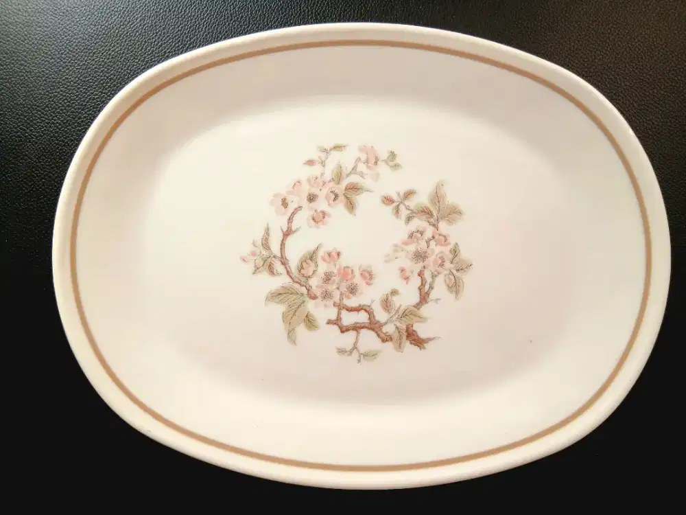 Piring Saji Oval Vintage