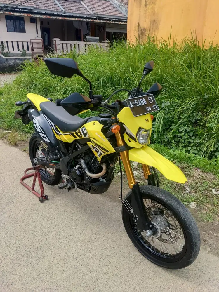 Kawasaki D-Tracker se 2022