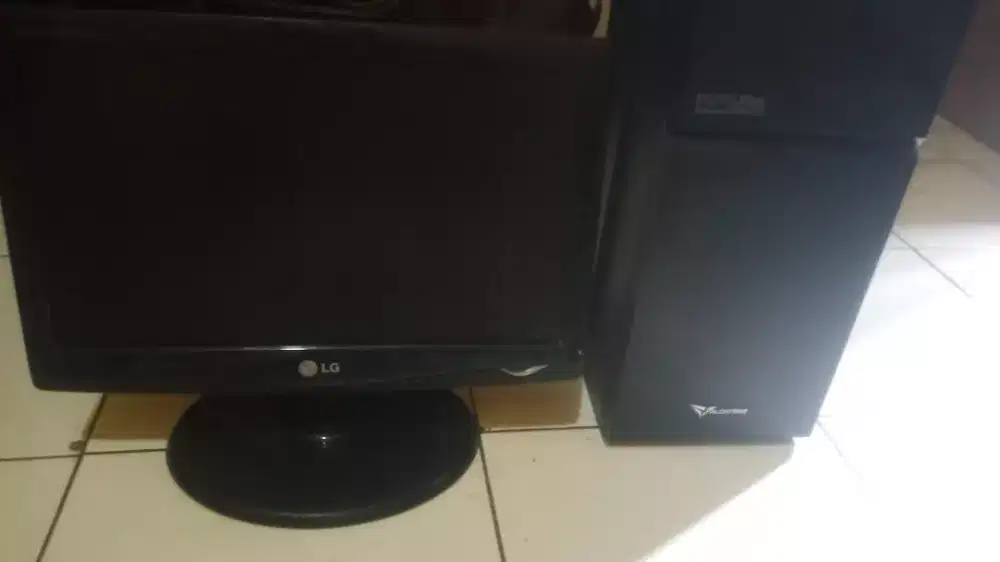 1 paket computer + Lcd 16 in + wifi tinggal pakai aja untuk pemula