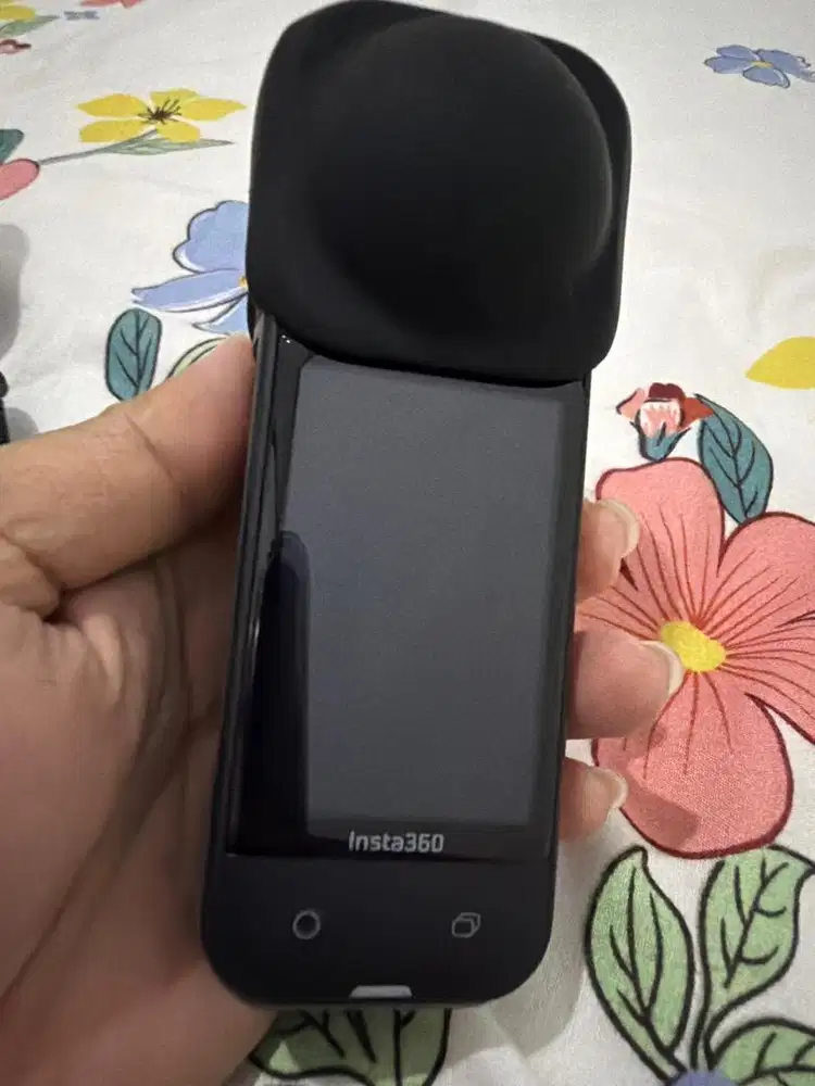 Kamera Insta 360 lengkap Aksesoris
