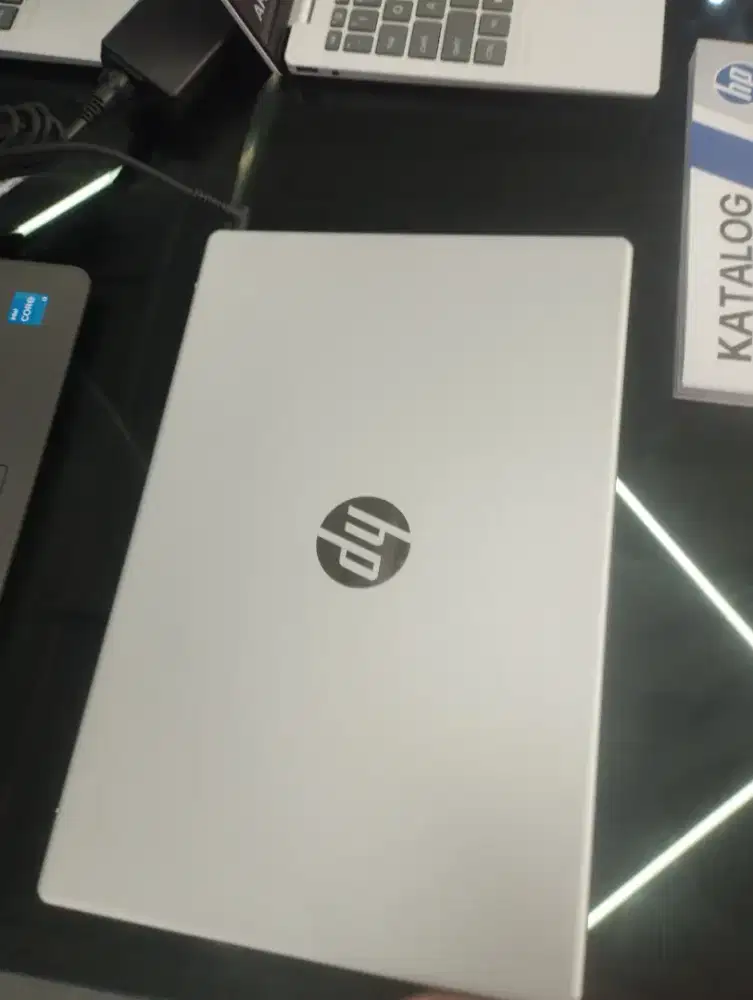 kredit tanpa kartu kredit  laptop hp memory 8GB penyimpanan 512GB