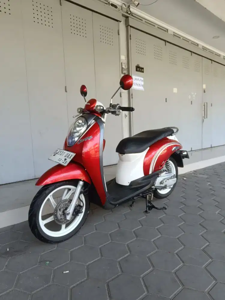 Honda scoopy 2013 mulus antik