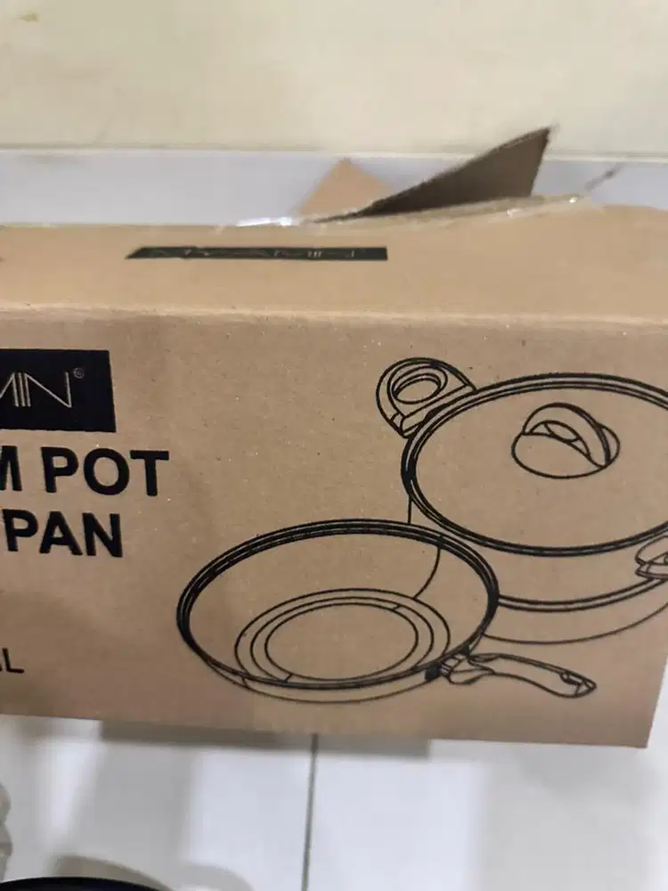 Kompor Lostrik dan panci MYAMIN