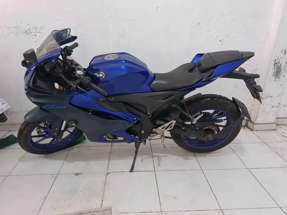 Jual beli r15 th2023 samping kompelik Andika hairi motor bjm