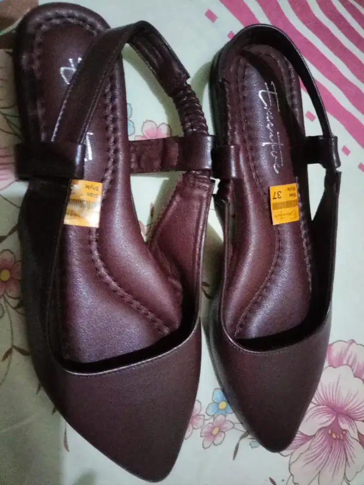 Dijual sendal sepatu flat merah maroon