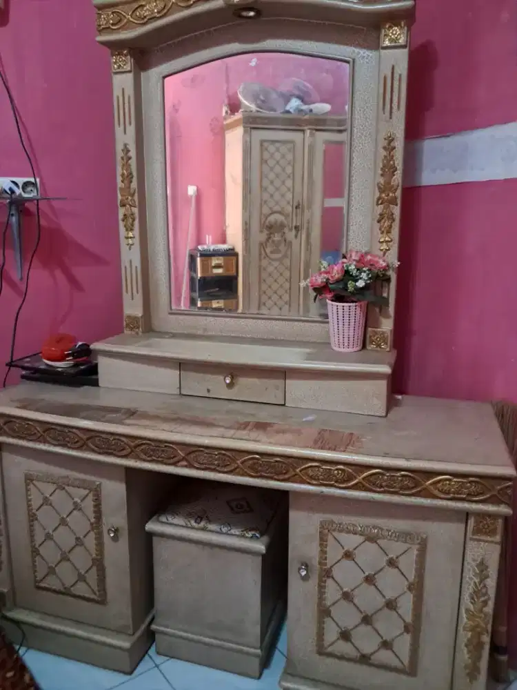 1 set tempat tidur