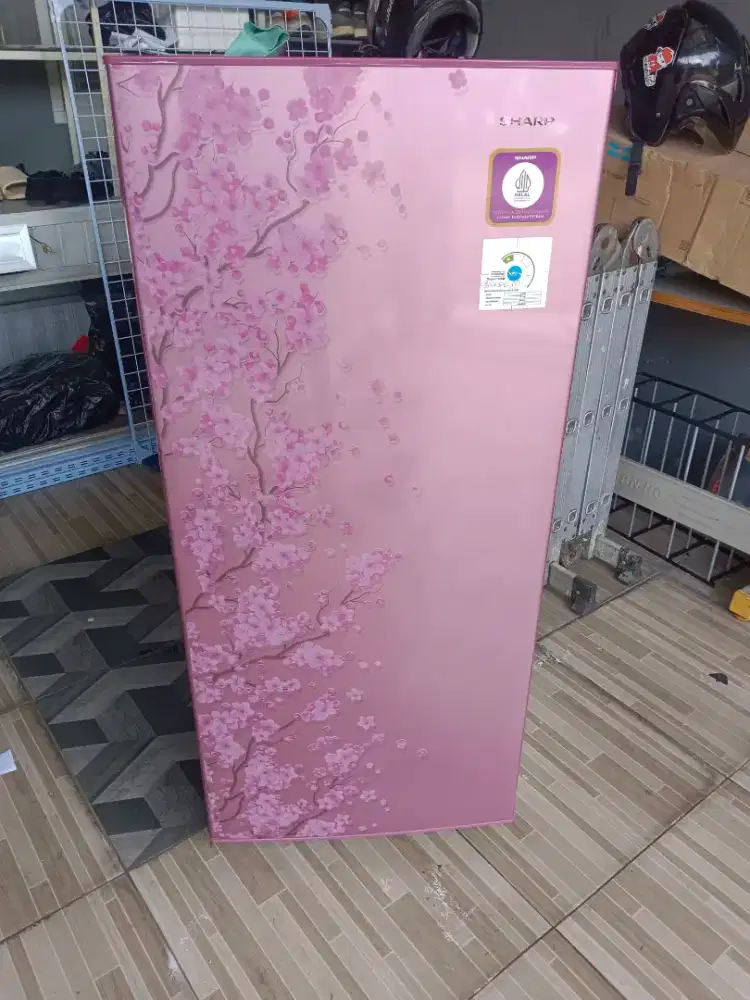 Kulkas Sharp 1 pintu mulus, pemakaian baru 3 bulan