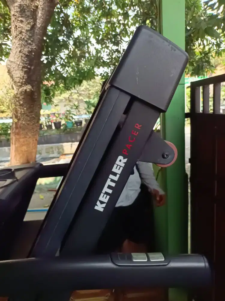 Dijual treadmill KETTLER PACER pemakaian pribadi.