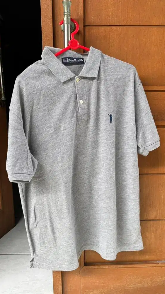 Polo abu pendek