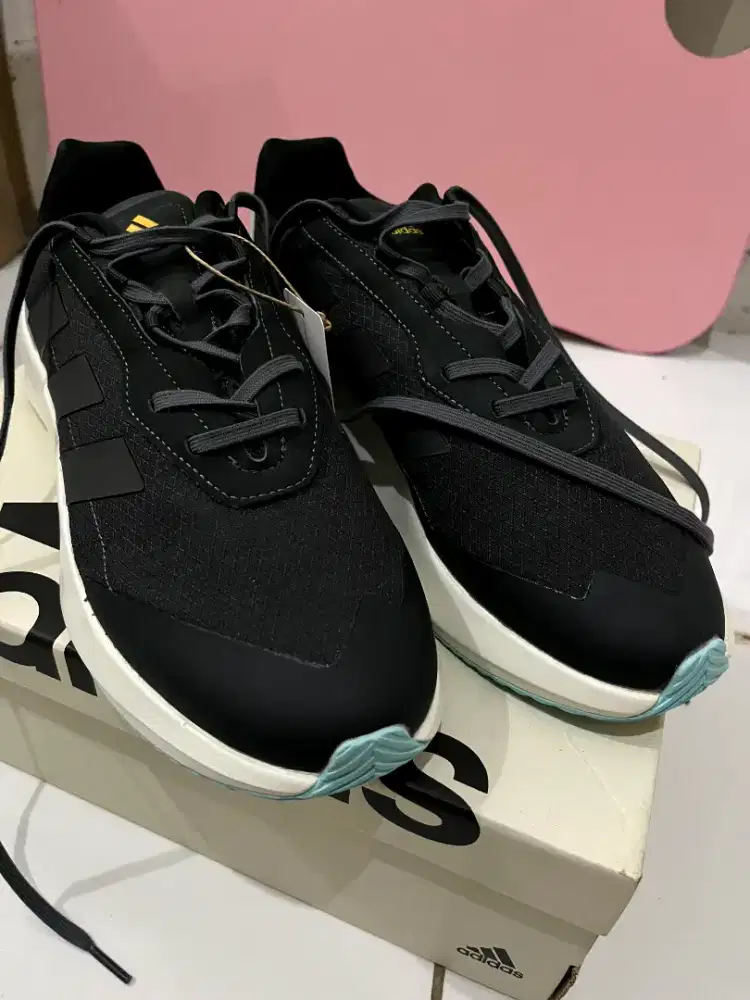 Sepatu Adidas Heawyn Size 43 1/3