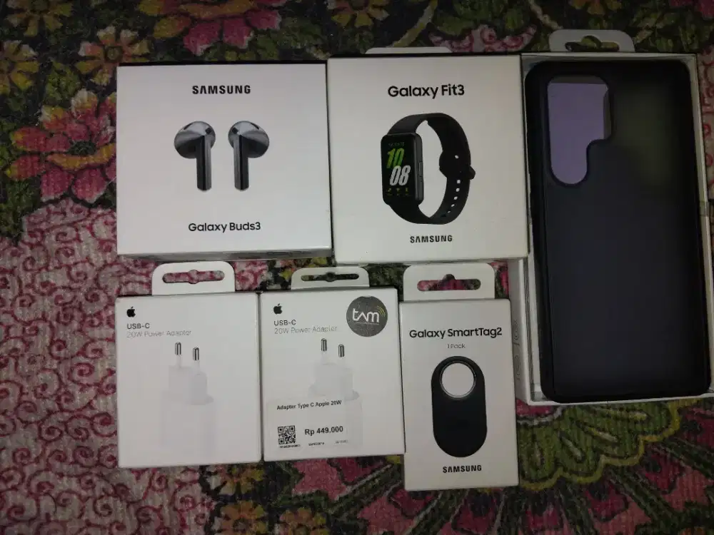 Galaxy buds 3. Galaxy fit 3. Galaxy tags. Apple adaptor. Lolypoly case