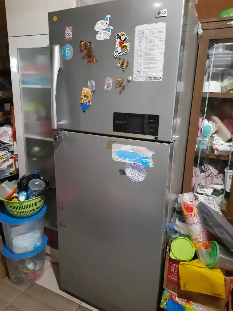 Kulkas lemari es 2 pintu besar