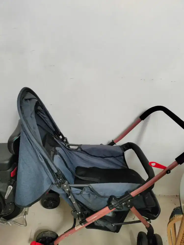 DIJUAL STROLLER KONDISI SANGAT BAIK