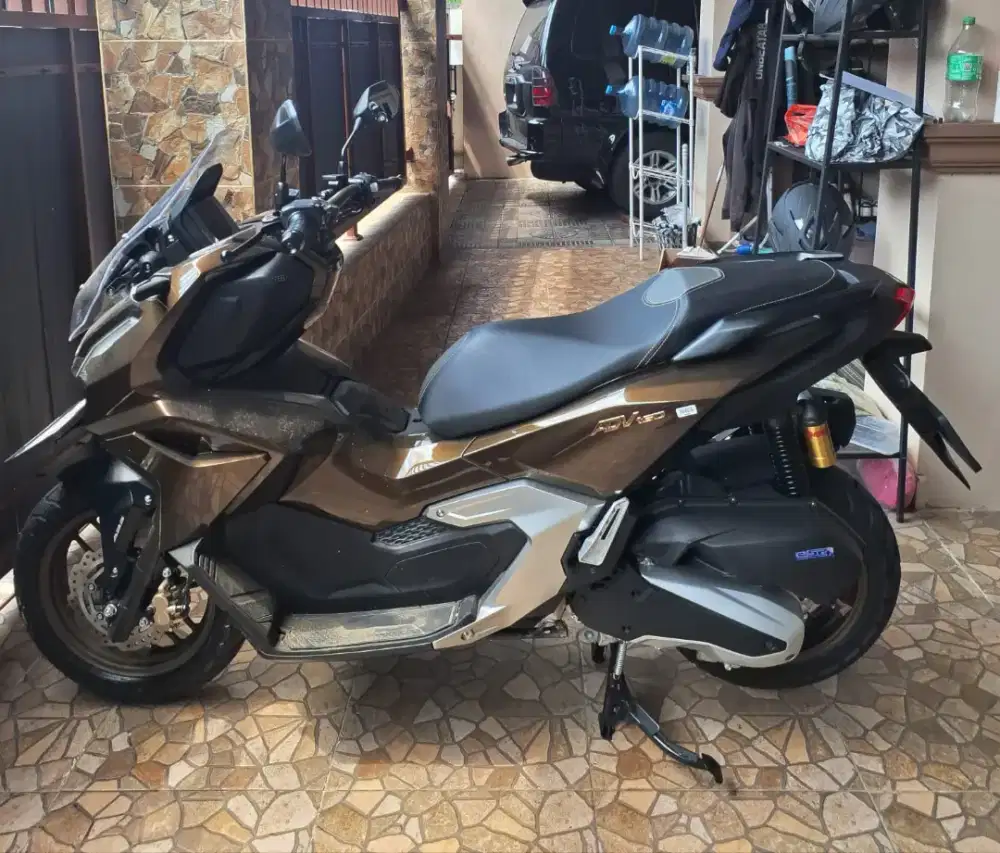 Dijual honda ADV seri tertinggi, HSTC, km 500km, seperti baru