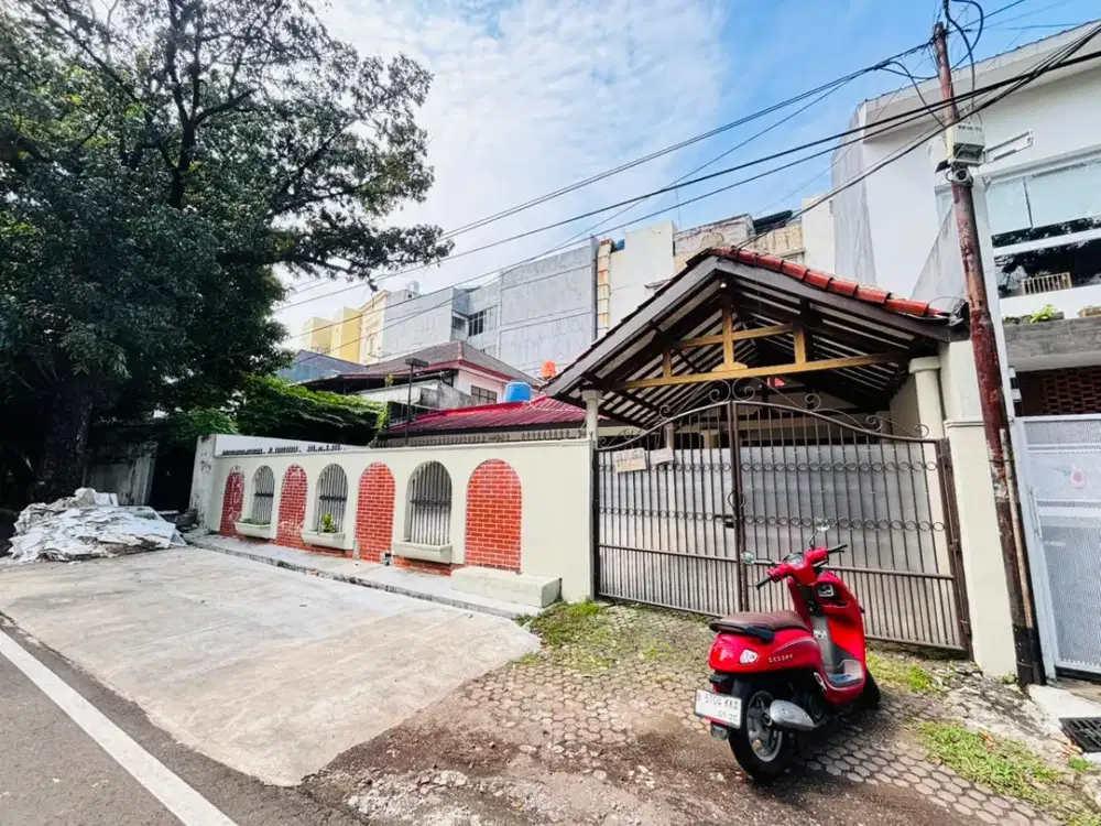 DISEWAKAN RUMAH DI AREA SENOPATI KEBAYORAN BARU JAKARTA SELATAN
