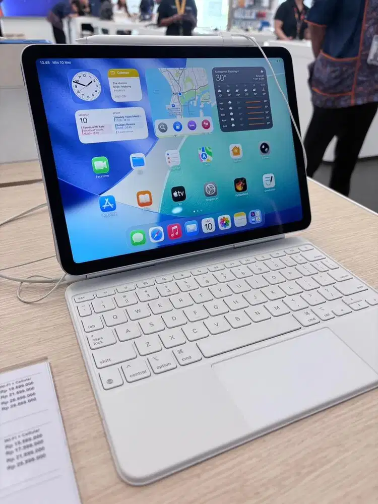 New bersegel Ipad air M4 resmi apple