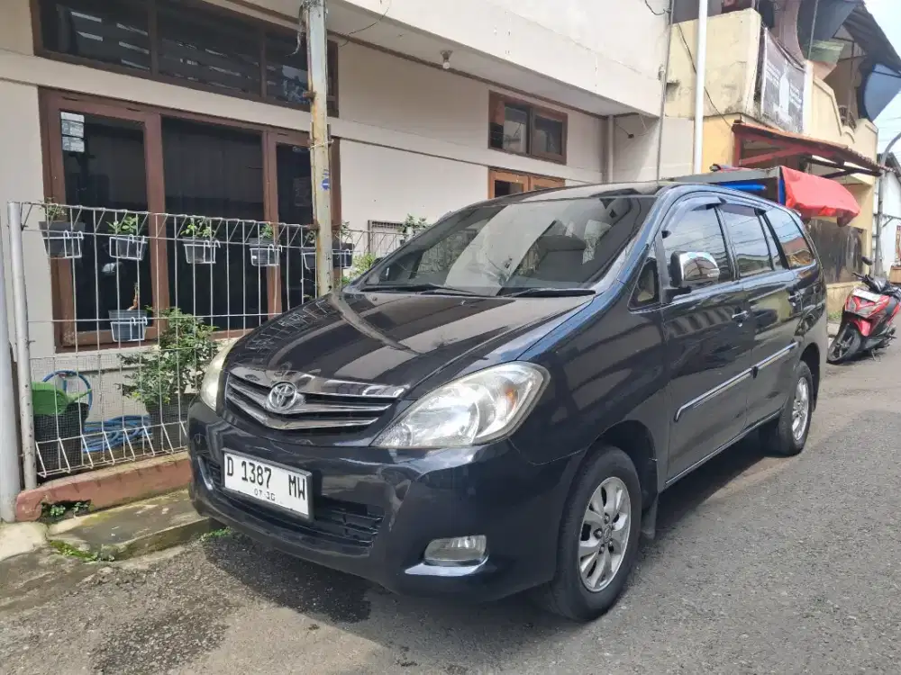 Dijual mobil inova tipe G di bandung
