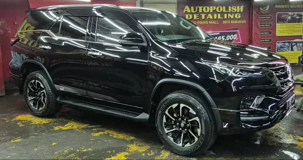 Dijual Toyota Fortuner VRZ 2.4 Diesel AT 4x2 Tahun 2022 Hitam