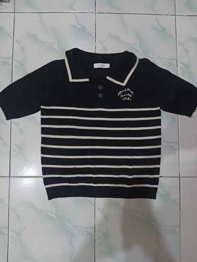 Atasan cropp bergaris putih