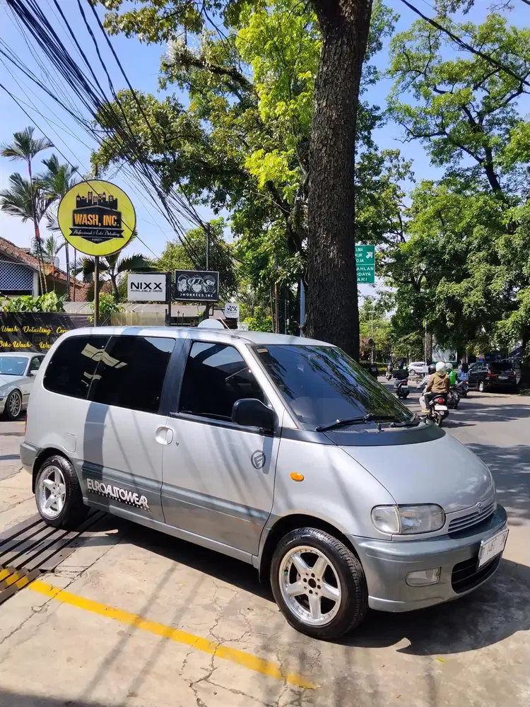 Nissan Serena 1997 Bensin