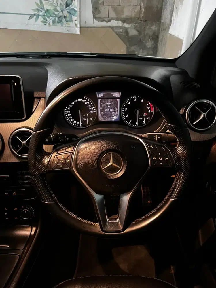 Mercedes-Benz B200 2013 Bensin