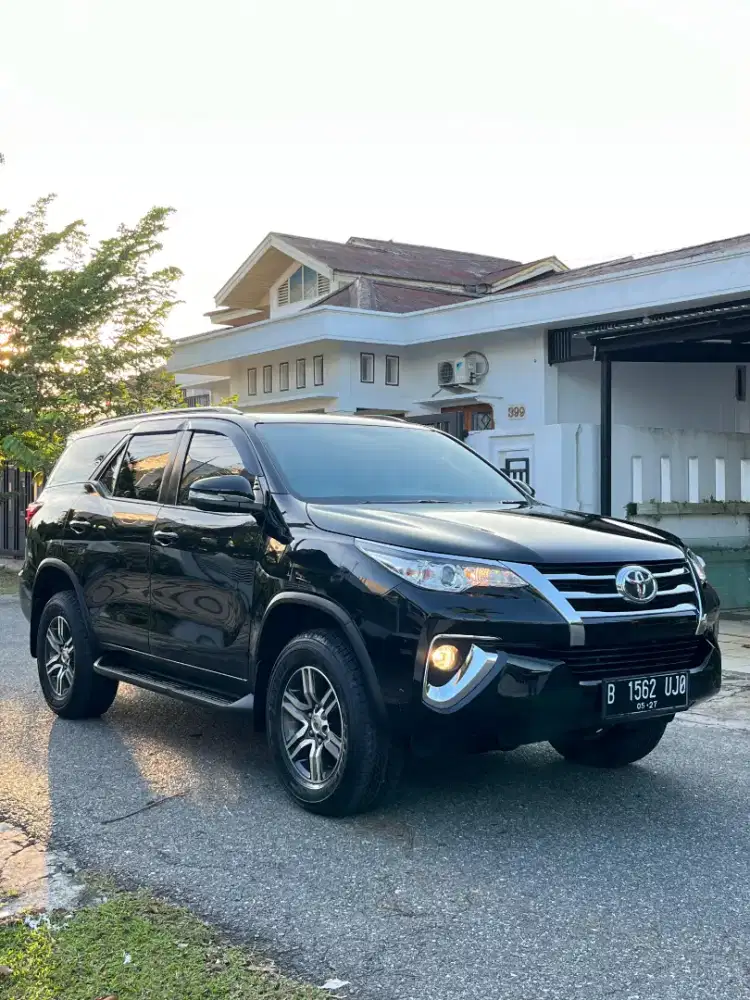 Toyota Fortuner G 2.4 Manual Turbo Diesel 2017