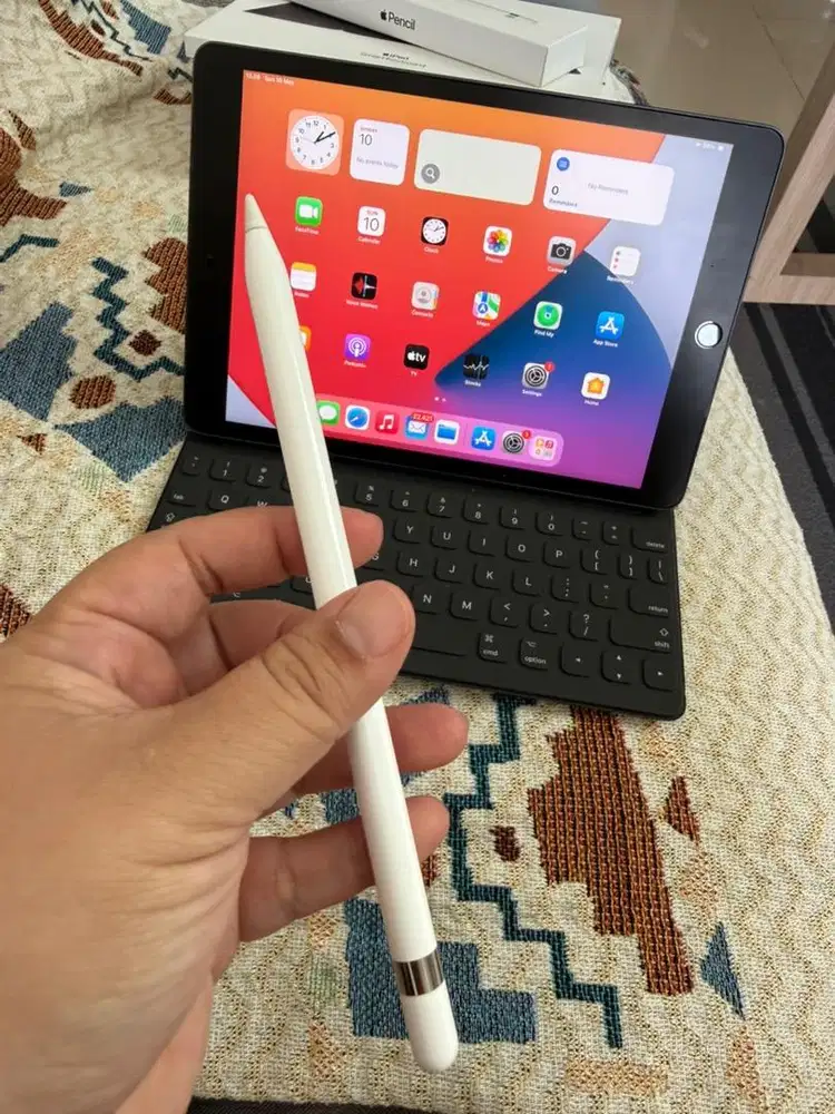 Ipad gen 8 full set (pencil + keyboard)