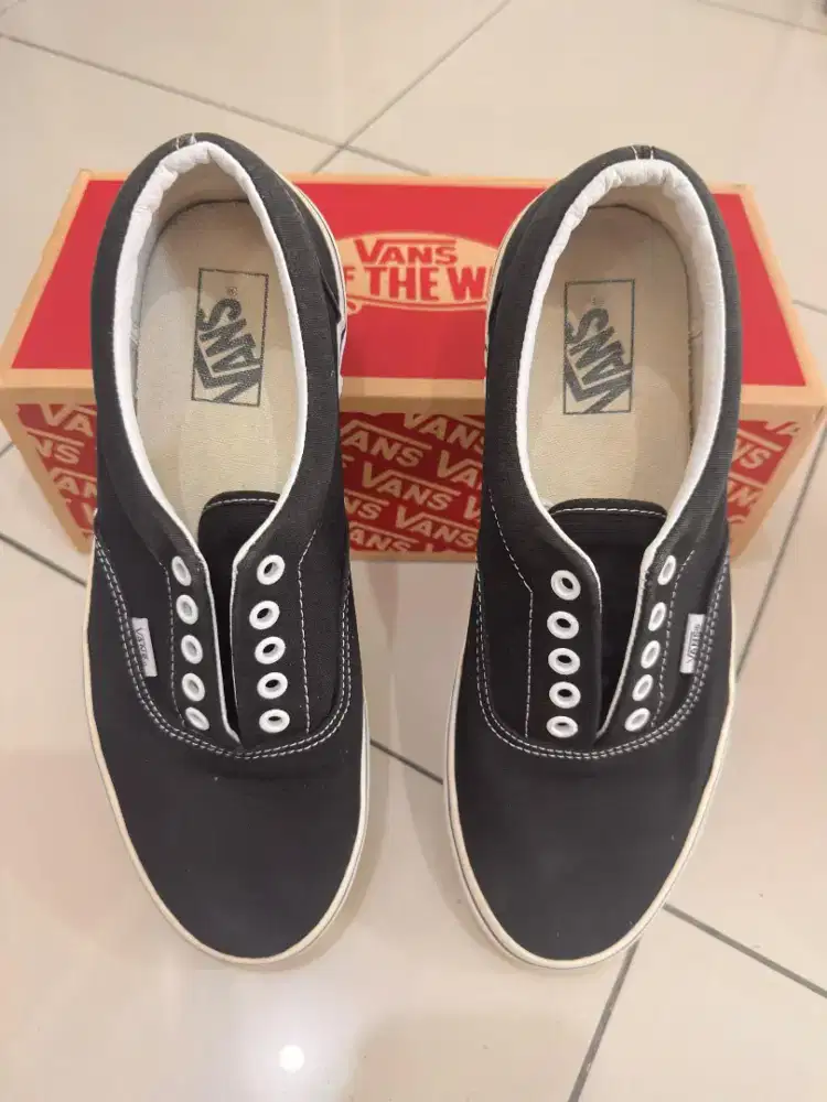 Dijual Sepatu Vans Era & Puma RS