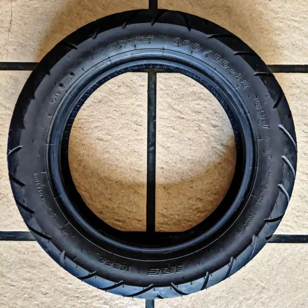 ban luar tubeless cabutan ring 12
like new murah bdg cod bandung