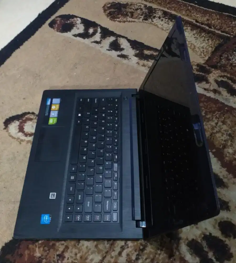 Laptop Lenovo G40 Dibaca
