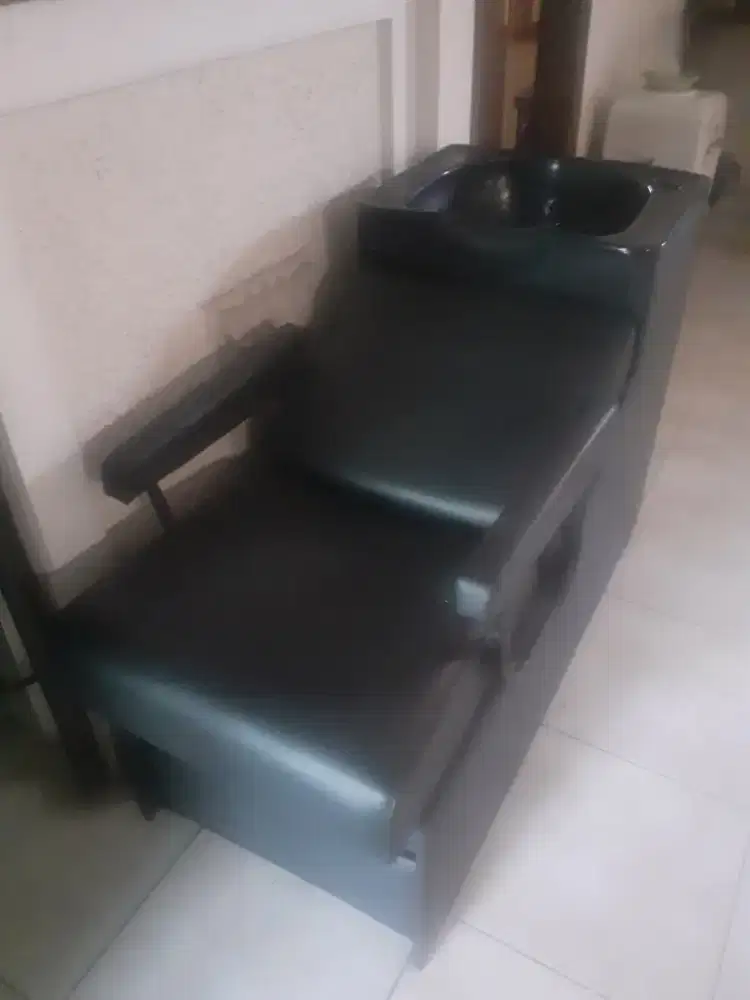 Kursi cuci kepala salon