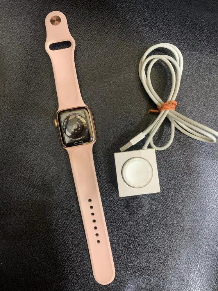 apple watch seri 4,ukuran 40mm