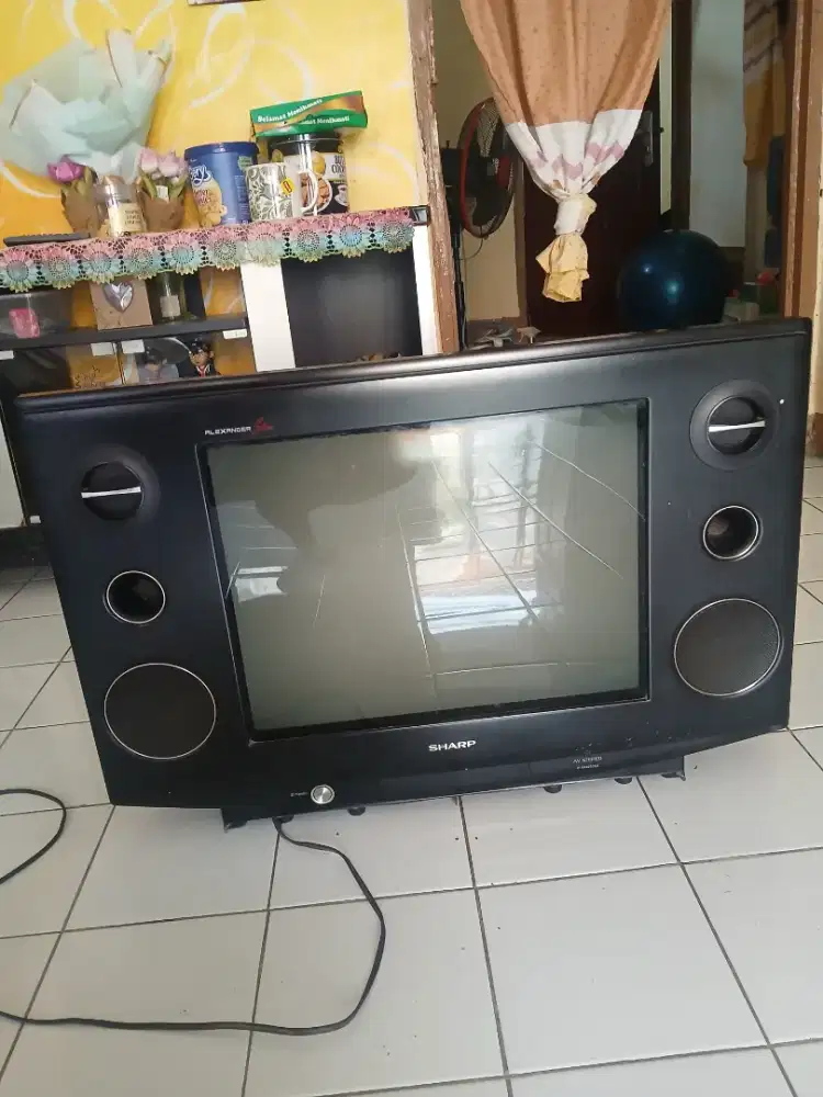 Tv polytron kondisi off