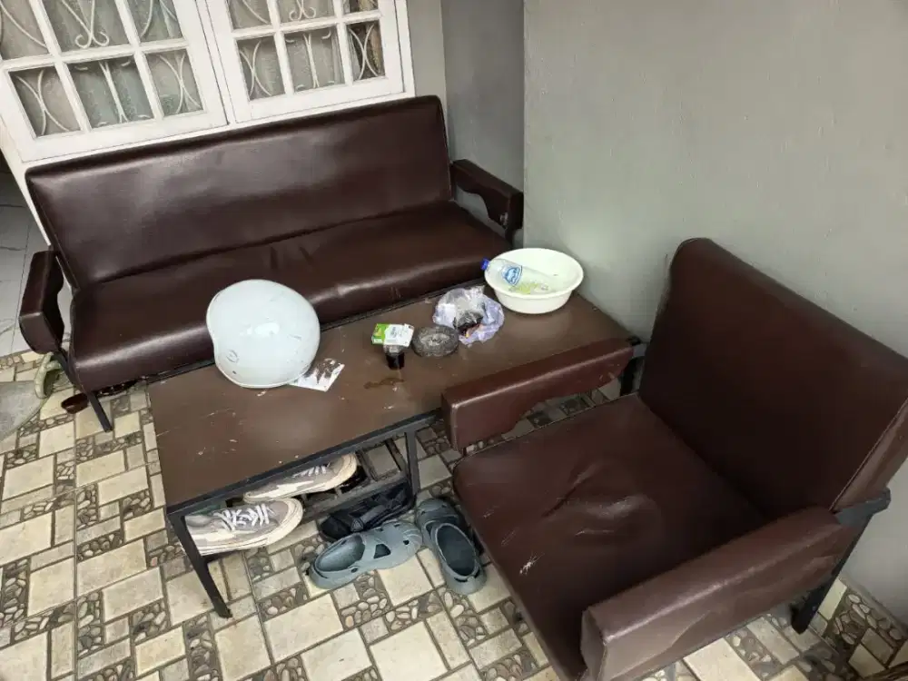 Sofa besi kulit jadul