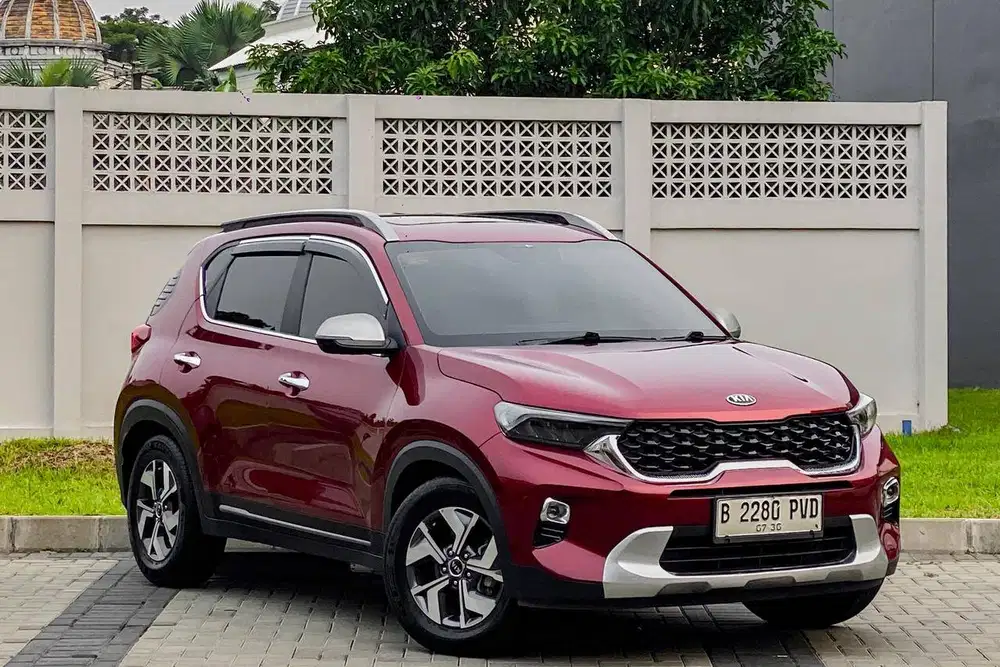 Kia Sonet 1.5 Premiere Sunroof AT Matic 2021 Merah Metalik.