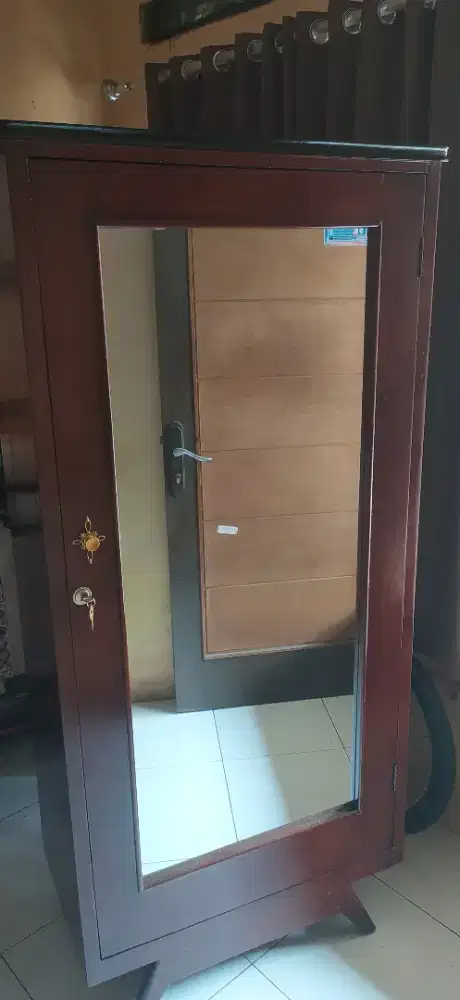 jual lemari jati kuno