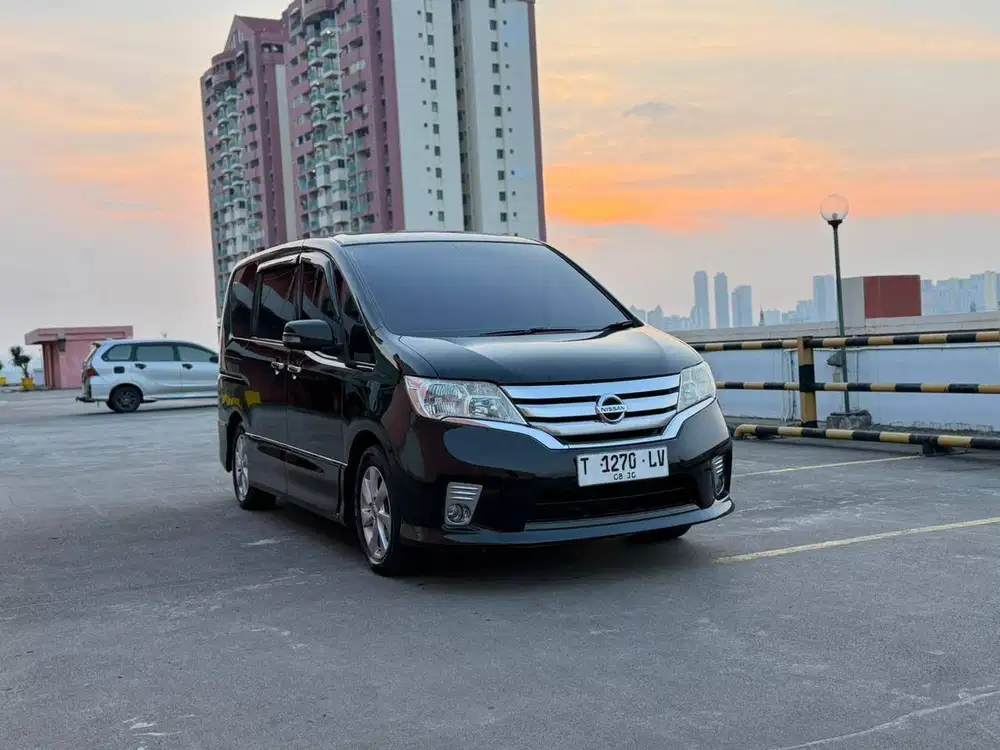 MURAH Nissan Serena HWS 2013 Automatic