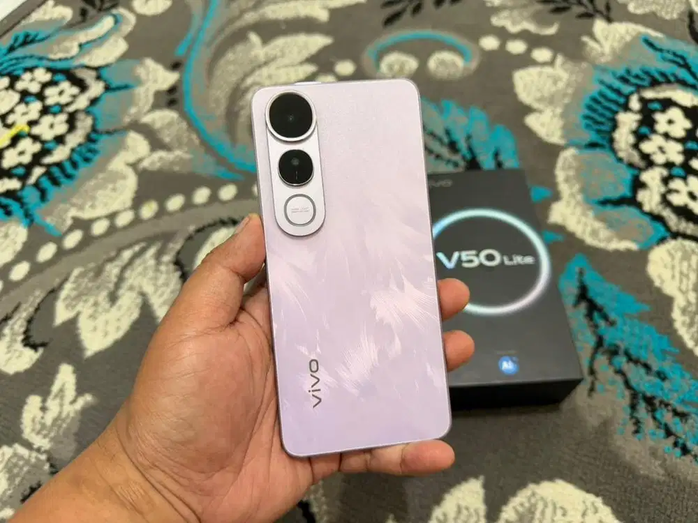 Vivo v50 lite 8/256gb mulus 1000% seperti baru fullset
