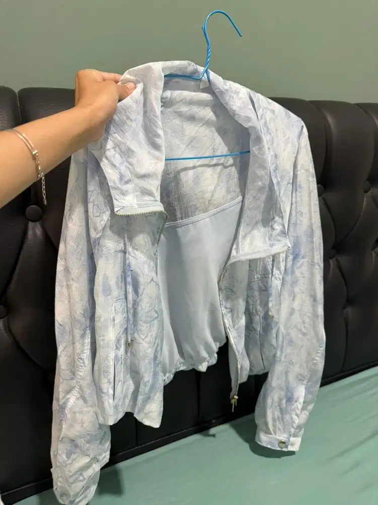 Jual outher jaket biru abstrak bagus belinya dari china