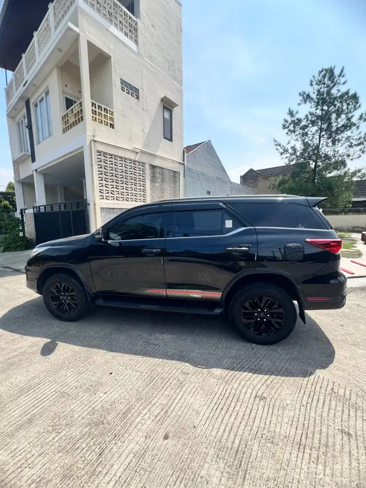 Di jual Fortuner mulus KM rendah