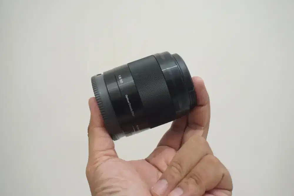 SONY 50mm F1.8 OSS E-Mount Lensa Fix Mirrorless