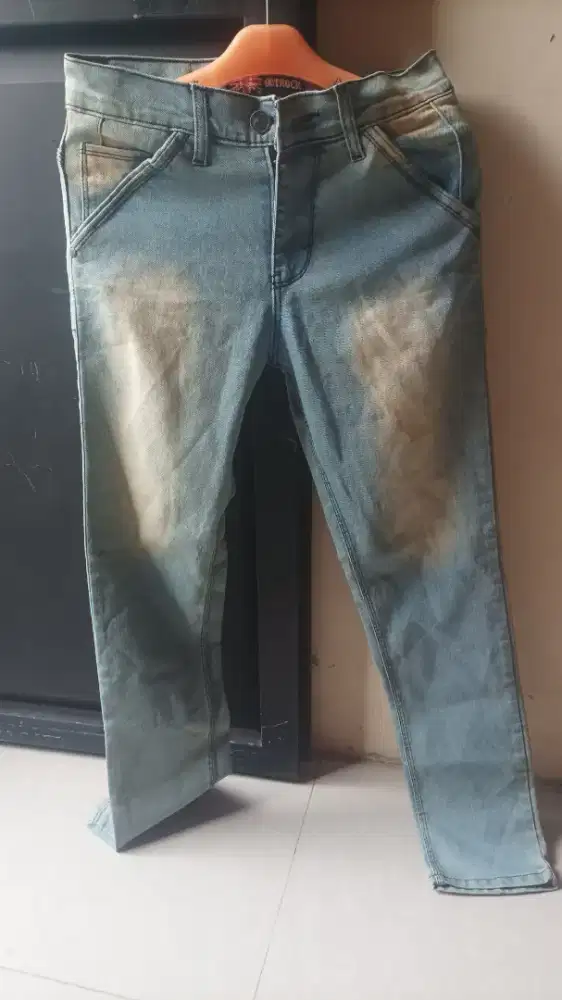 Celana panjang jeans