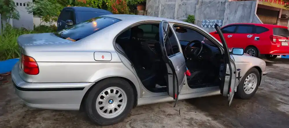 Jual BMW E39 528i Siap Pakai Pajak On