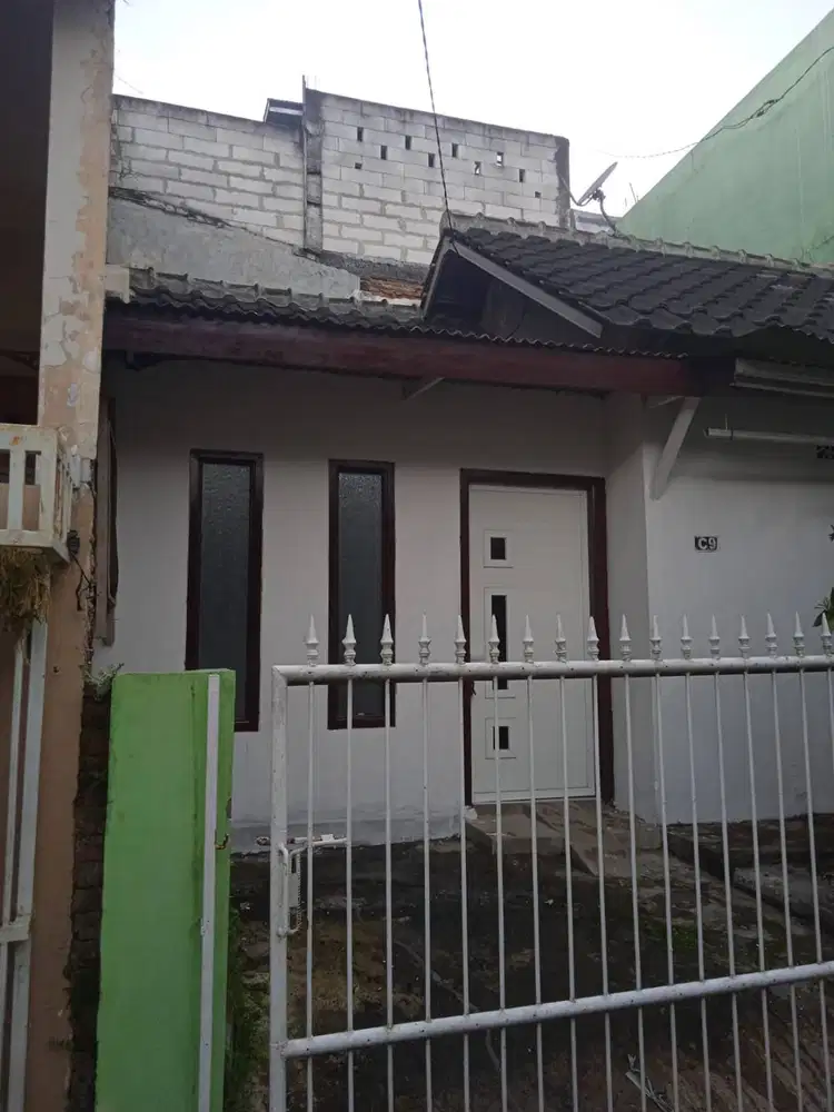 Rumah Komplek Dikontrakkan bulanan Lokasi Strategis Dekat tol malang