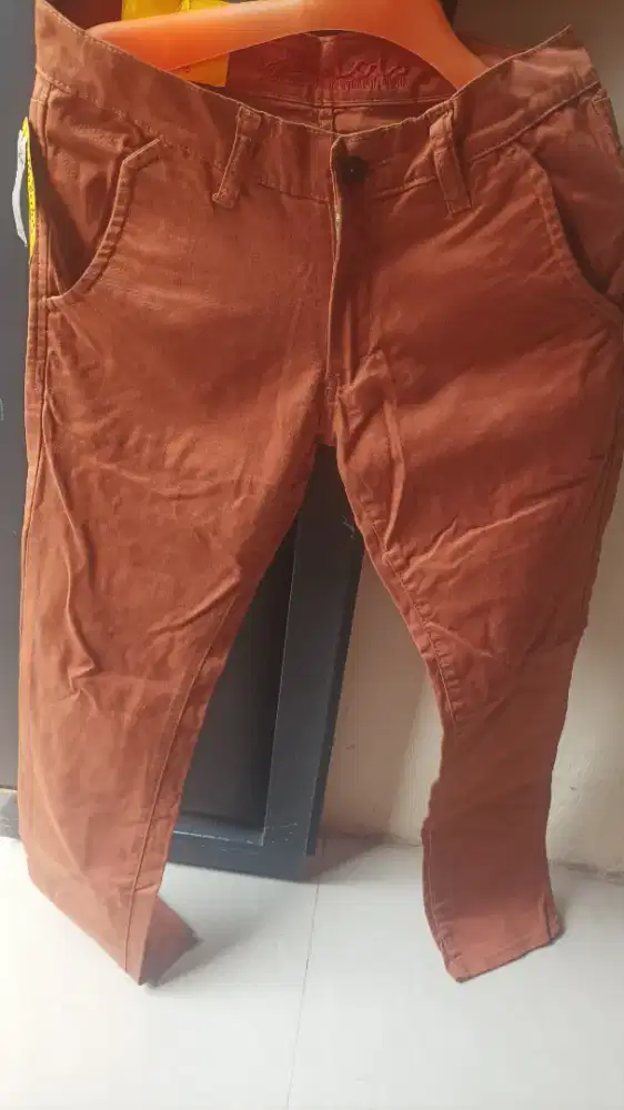Celana panjang jeans
