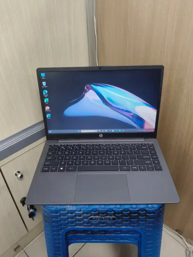 LAPTOP HP 245 G10 RYZEN 3-7320U RAM 8 GB SSD 256 GB LIKENEW
