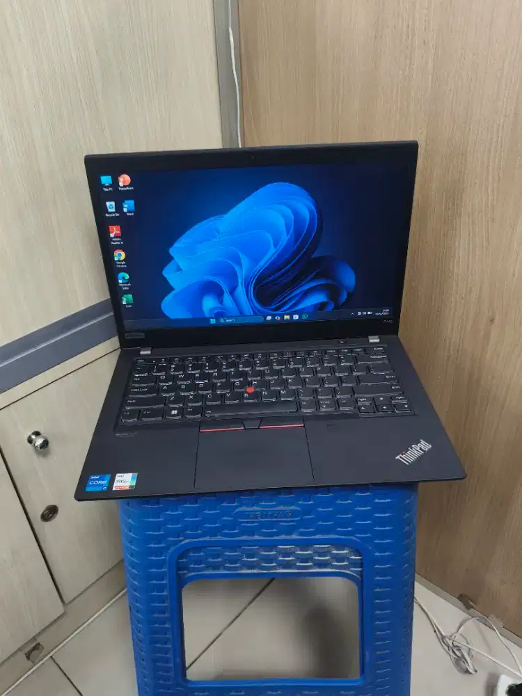 LAPTOP LENOVO THINKPAD P14S CORE I7-1165G7 RAM 8 GB SSD 256 GB WIN 11