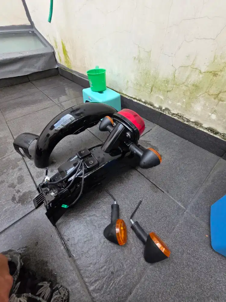 Spakbor depan belakang plus lampu sen w175 injection 2025